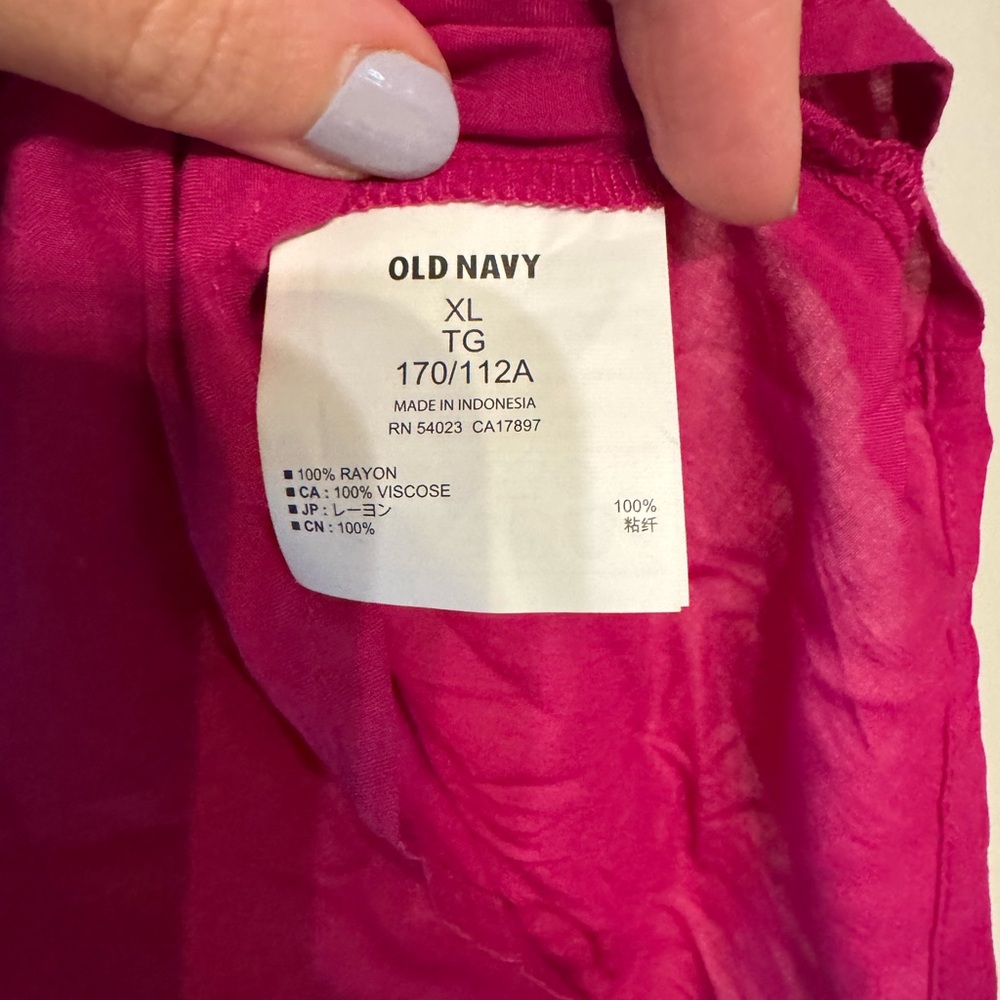 Old Navy Sleeveless Fuchsia Blouse - Picture 6 of 6